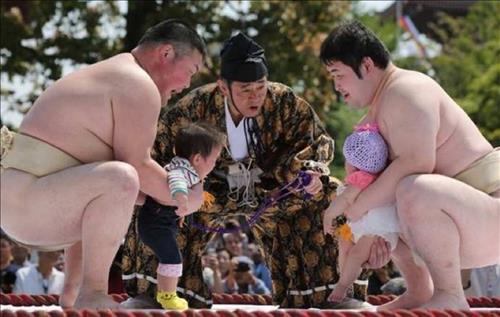 Nakizumo Nhat ban